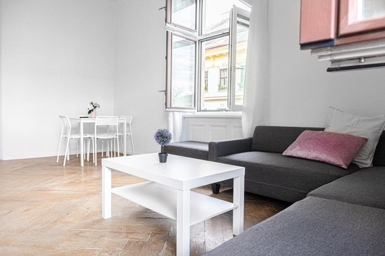 Apartamento Cozy 2Br Apt. Near Akh Hospital-Ideal For Longstay *